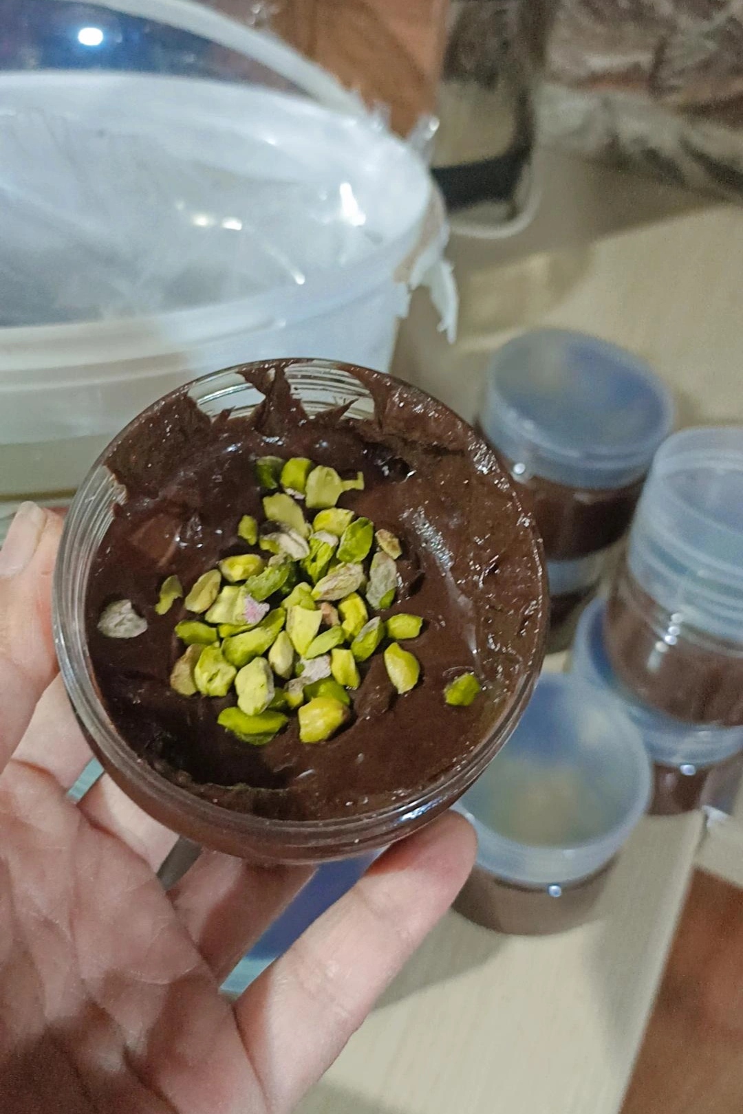 کرم پسته کرانچ شکلاتی ۷۰درصد